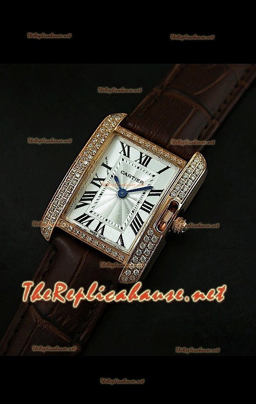 Cartier Tank Française para damas malla bisel de diamantes estuche dorado.