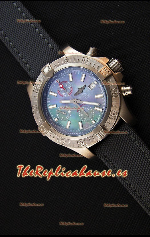 Breitling Avenger Reloj Réplica Suizo Caja de Titanio con Dial MOP Reloj Réplica a Espejo 1:1