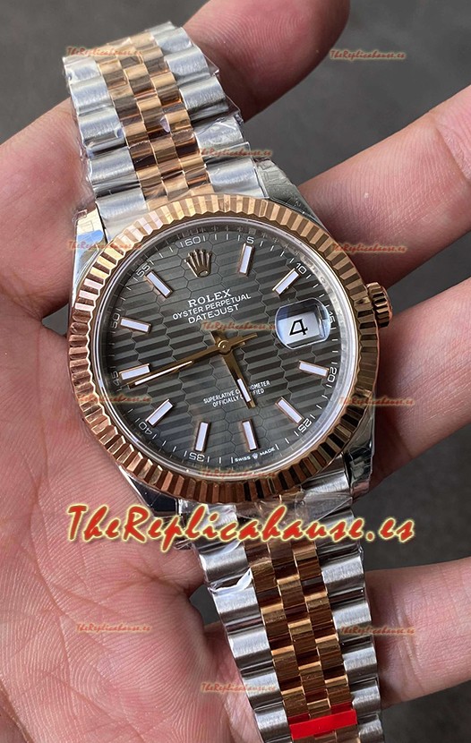 Rolex Datejust Movimiento Cal.3235 Réplica Espejo 1:1 Acero 904L 41MM - Dial Plateado con Motivo Estriado