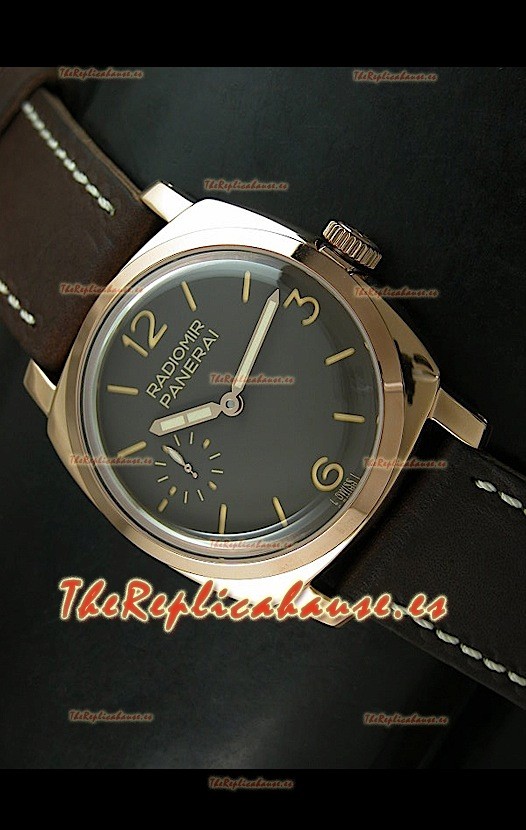 Panerai Radiomir Swiss Vintage de oro rosado con malla negra.