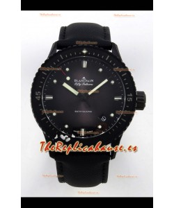 Reloj Blancpain Fifty Fathoms Superclon con caja de cerámica, correa de cuero y esfera gris
