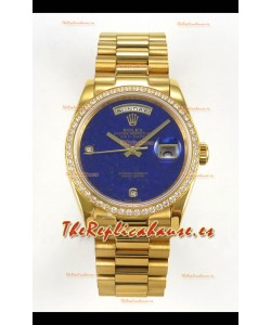 Réplica suiza del Rolex Day-Date de oro amarillo con esfera azul lapislázuli y bisel de diamantes de 36 mm