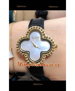 Reloj Van Cleef & Arpels Alhambra de oro amarillo con esfera de perlas