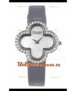 Reloj Van Cleef & Arpels Alhambra de acero inoxidable con bisel de diamantes y correa gris