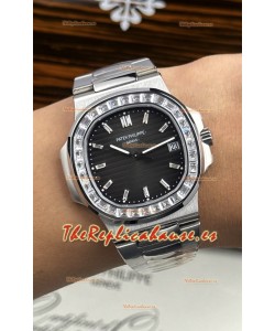 Reloj Patek Philippe Nautilus 5723 con esfera negra y zafiros blancos, superclon